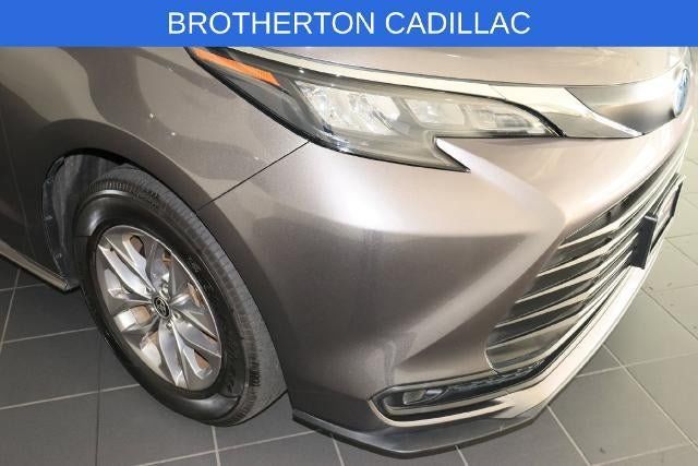 Used 2024 Toyota Sienna LE AWD/4WD image 12