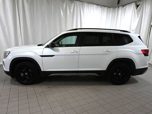 Used 2024 Volkswagen Atlas Peak Edition SEL AWD/4WD image 11