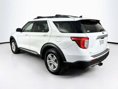 Used 2021 Ford Explorer XLT w/ Equipment Group 202A AWD/4WD image 4