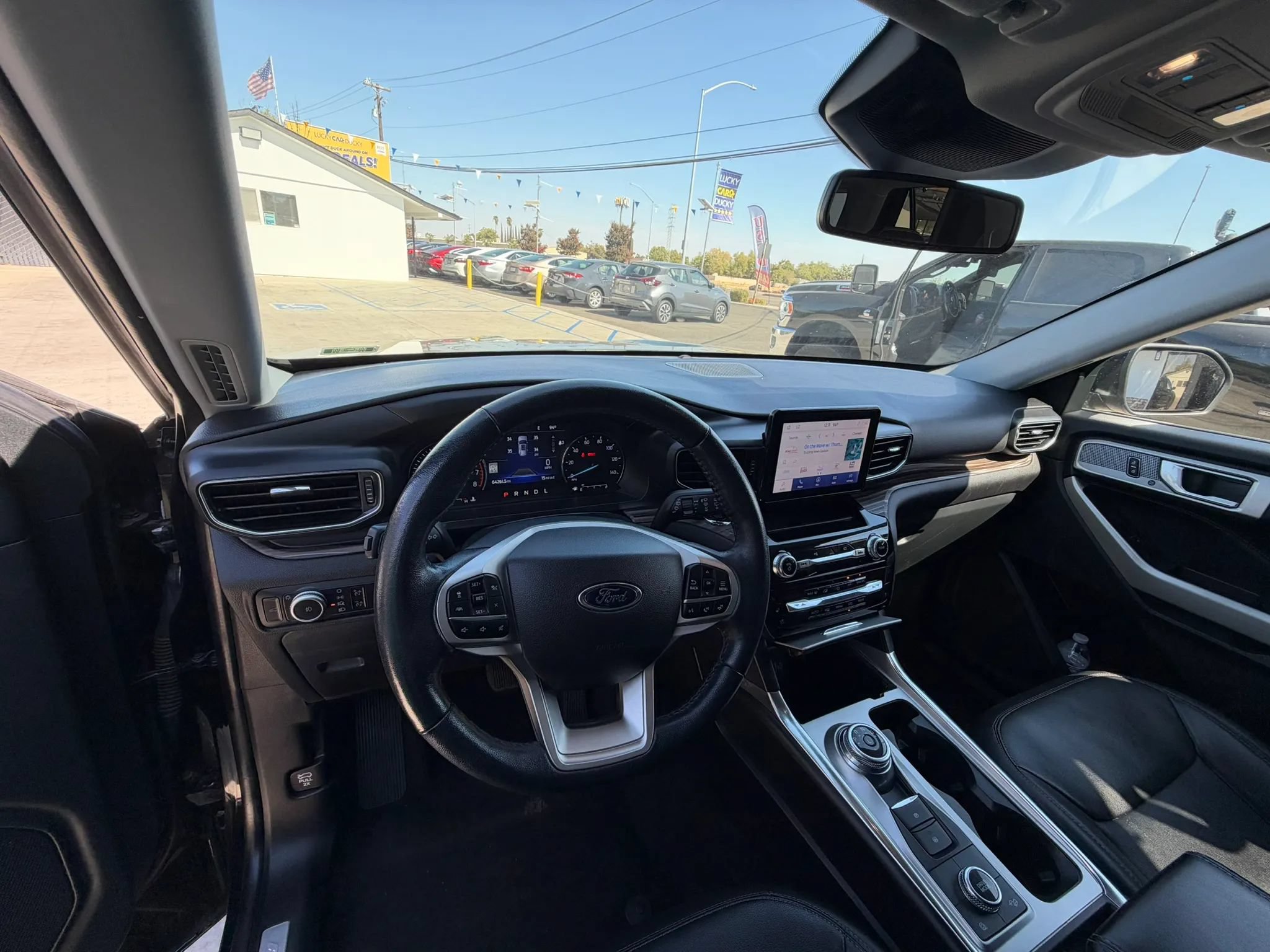 Used 2022 Ford Explorer Limited w/ Equipment Group 301A AWD/4WD image 35