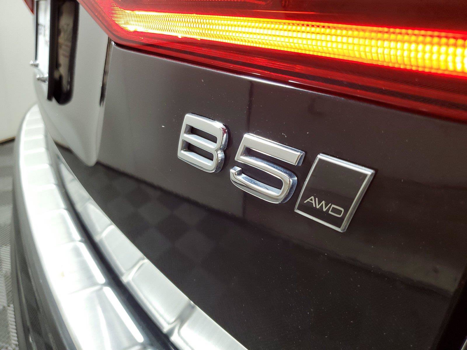 Certified 2026 Volvo XC60 B5 Plus AWD/4WD image 7