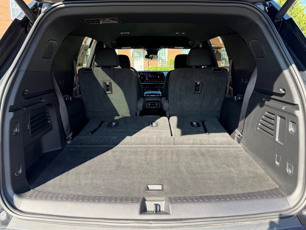 Used 2024 Chevrolet Traverse LT FWD image 37