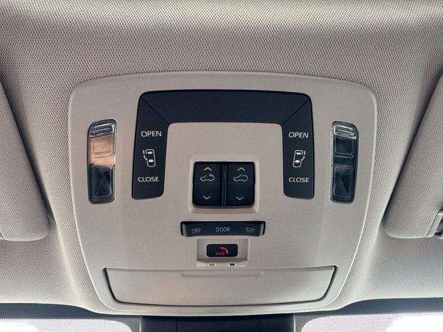 Certified 2025 Toyota Sienna LE w/ LE Plus Package AWD/4WD image 32