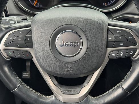 Used 2020 Jeep Grand Cherokee Overland image 14