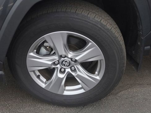 Used 2024 Toyota RAV4 XLE w/ Convenience Package image 31