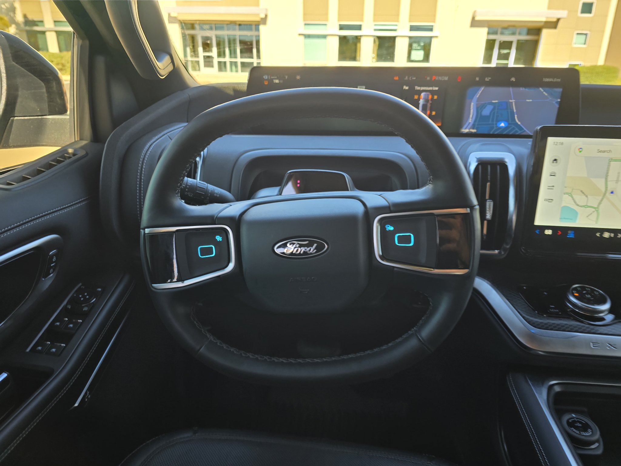 Used 2026 Ford Expedition Platinum w/ Stealth Performance Package AWD/4WD image 28