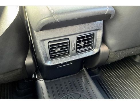 Used 2021 Toyota Venza Limited image 26