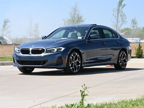 Certified 2025 BMW 330i Sedan image 5