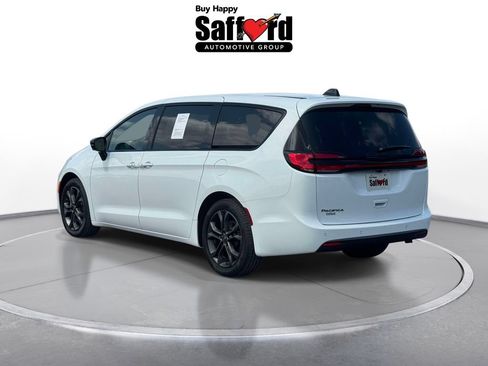 Used 2026 Chrysler Pacifica Select FWD image 5