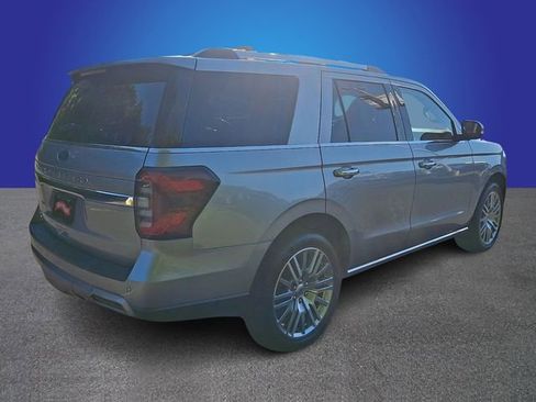Used 2024 Ford Expedition Limited AWD/4WD image 4
