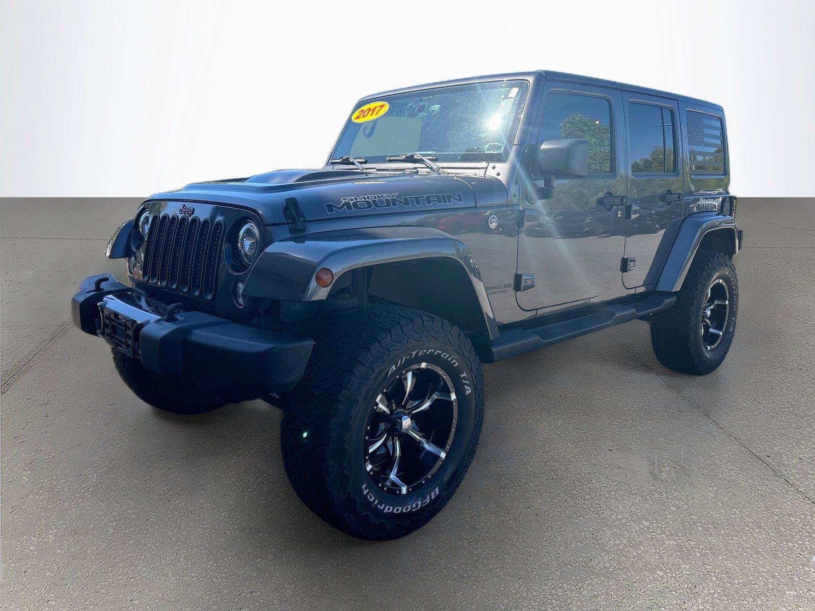Used 2017 Jeep Wrangler Unlimited Sahara AWD/4WD image 8