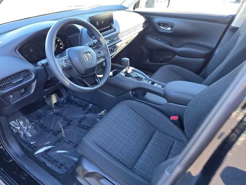 Certified 2025 Honda HR-V LX image 5