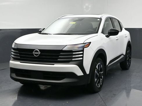 New 2026 Nissan Kicks SV w/ SV Premium Package AWD/4WD image 3