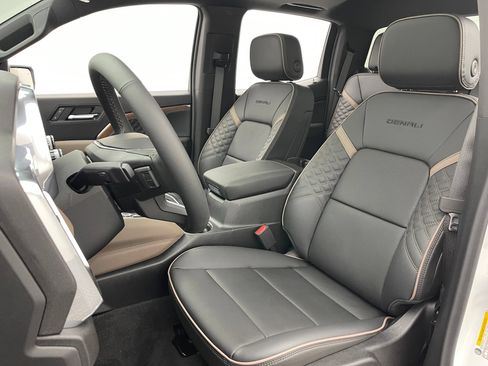 New 2026 GMC Canyon Denali AWD/4WD image 17