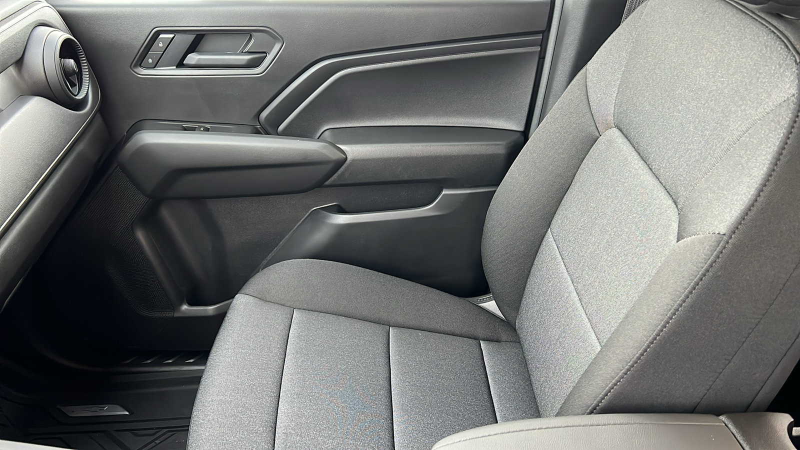 New 2026 Chevrolet Colorado Trail Boss AWD/4WD image 18