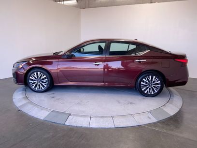Used 2024 Nissan Altima 2.5 SV