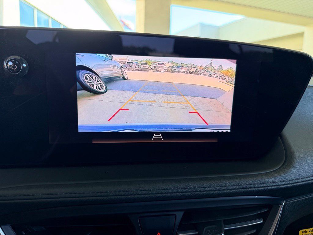 Used 2025 Buick Encore GX Preferred w/ Comfort Package FWD image 27