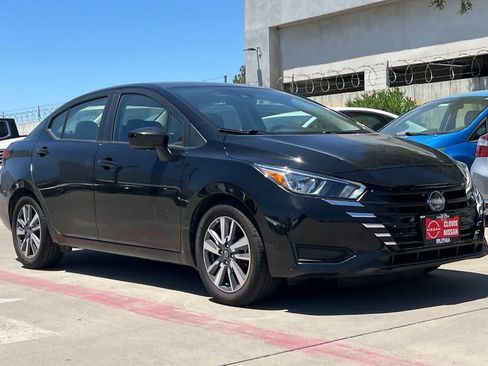 Used 2023 Nissan Versa SV FWD image 10