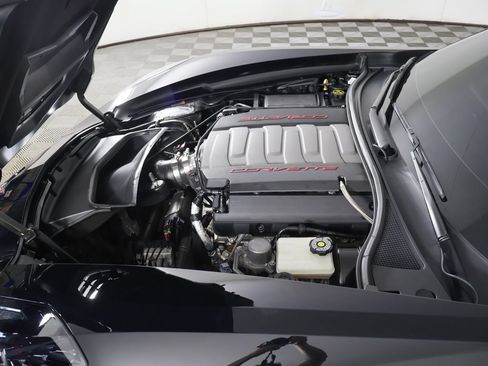 Used 2018 Chevrolet Corvette Stingray Coupe RWD image 22