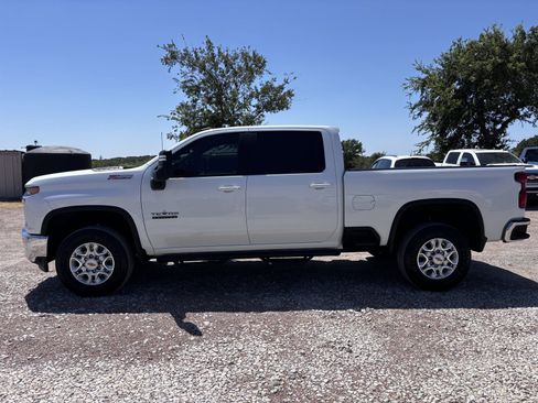 Used 2021 Chevrolet Silverado 2500 LT w/ Texas Edition AWD/4WD image 2