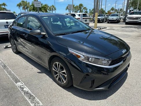 Used 2024 Kia Forte LXS w/ LXS Technology Package FWD image 1