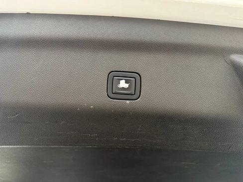 Used 2021 Chevrolet Tahoe LT RWD image 28