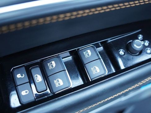 Used 2024 Jeep Grand Wagoneer Series III AWD/4WD image 27
