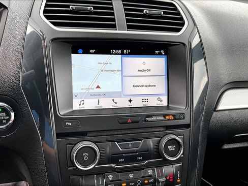 Used 2017 Ford Explorer XLT w/ Equipment Group 202A FWD image 33
