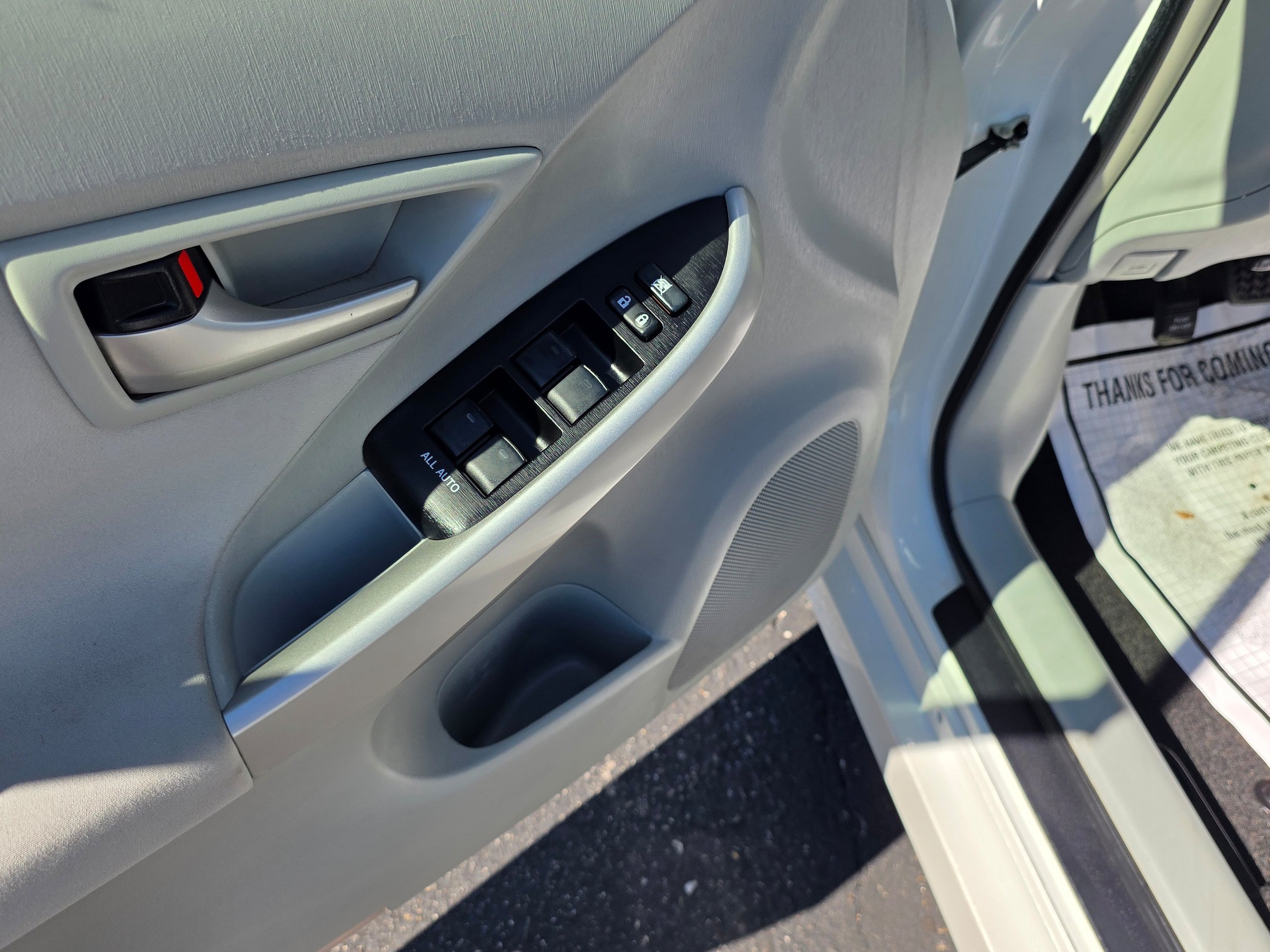 Used 2014 Toyota Prius Three w/ Preferred Accessory Package FWD image 12