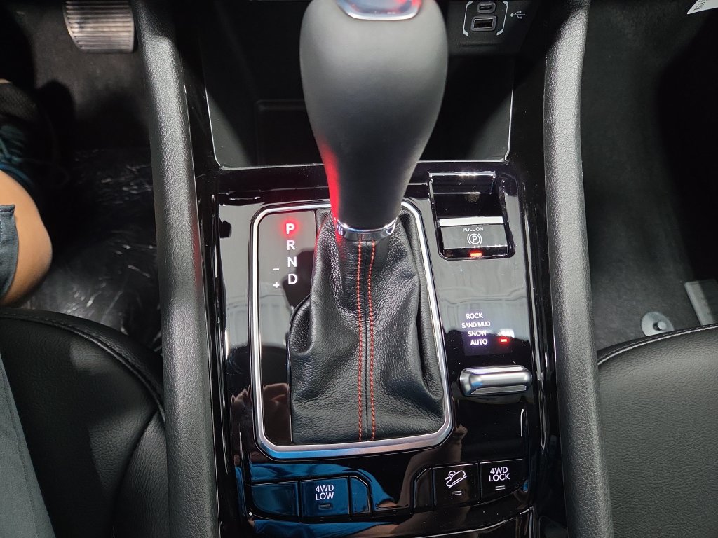 New 2026 Jeep Compass Trailhawk AWD/4WD image 25