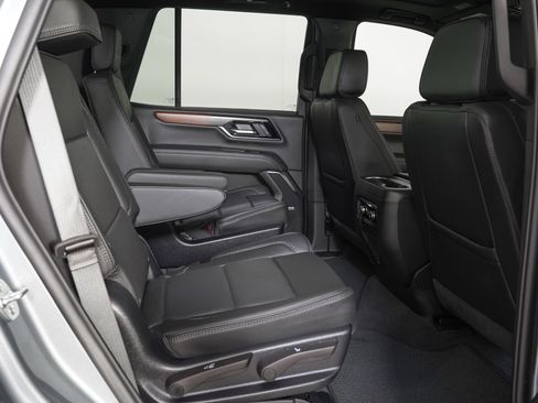 Used 2026 GMC Yukon Denali w/ Sun & Power Step Package AWD/4WD image 10