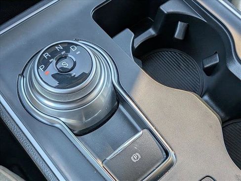 Used 2021 Ford Edge SE image 12