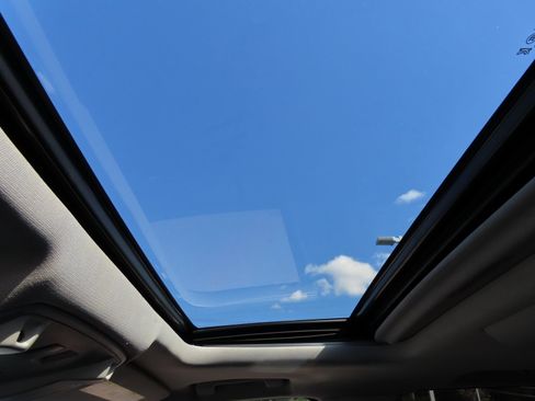 Used 2020 Cadillac Escalade ESV Premium Luxury image 35