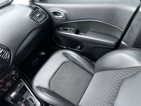 Used 2018 Jeep Compass Altitude w/ Popular Equipment Group image 25