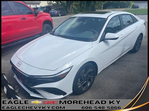 Used 2024 Hyundai Elantra SEL w/ Convenience Package FWD image 1
