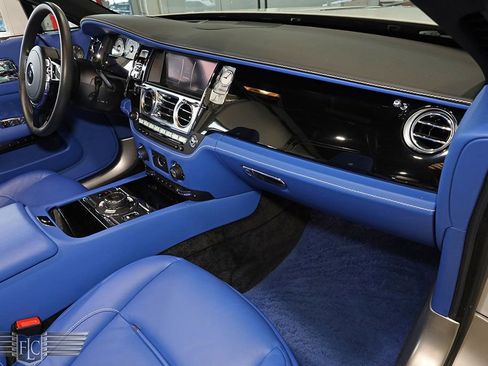 Used 2020 Rolls-Royce Dawn image 31
