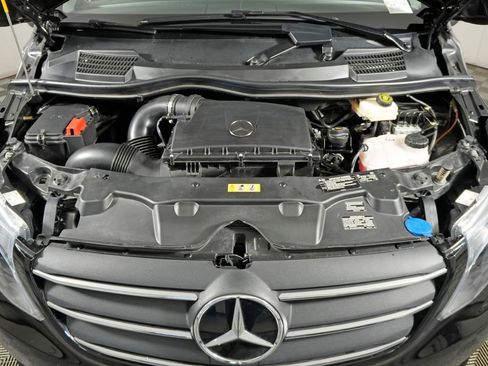 Used 2023 Mercedes-Benz Metris Passenger image 37