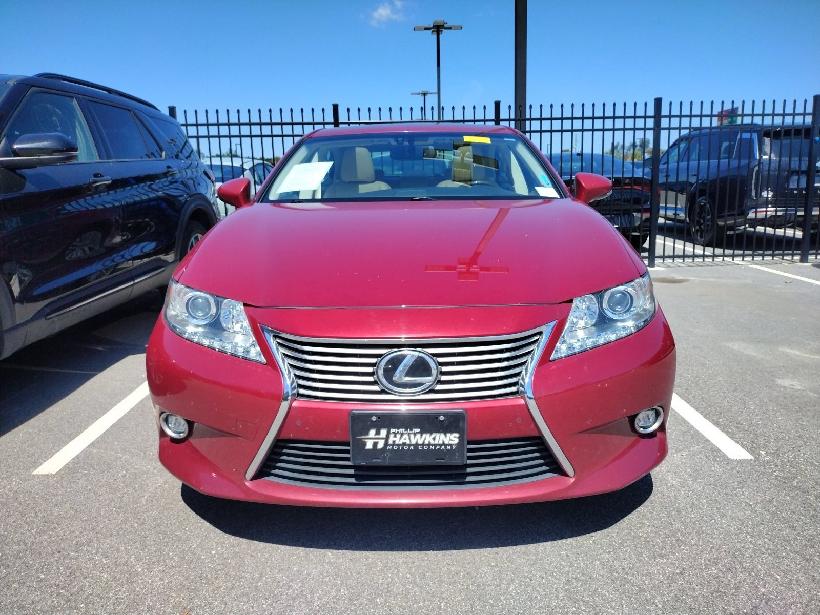 Used 2014 Lexus ES 350 w/ Luxury Package FWD image 2