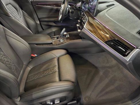 Used 2023 BMW 530i w/ Convenience Package RWD image 22