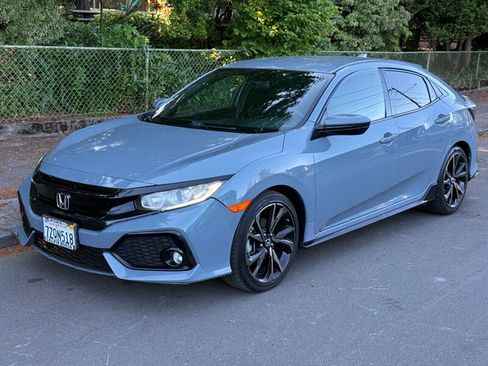 Used 2017 Honda Civic Sport image 1