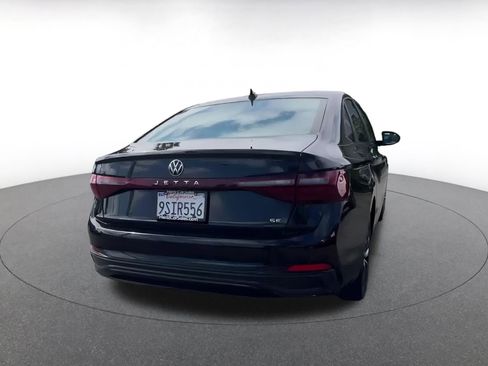 Used 2025 Volkswagen Jetta SE image 14