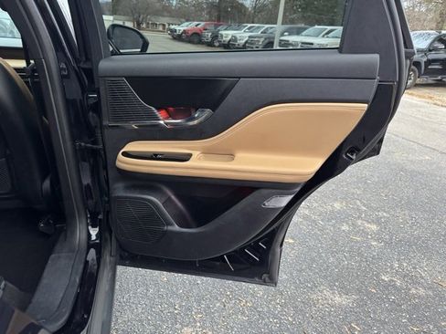 Used 2022 Lincoln Corsair Reserve image 12