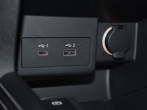 Used 2024 Nissan Kicks SR w/ SR Premium Package image 13