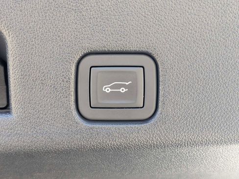 Used 2025 GMC Acadia Elevation FWD image 13