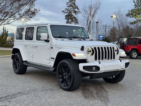 Used 2021 Jeep Wrangler Unlimited Sahara image 2