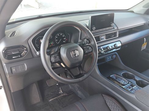 New 2025 Honda Pilot Sport image 17