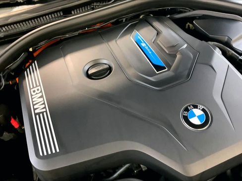 Certified 2023 BMW 330e xDrive w/ Premium Package AWD/4WD image 31