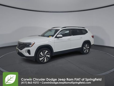 Used 2025 Volkswagen Atlas SE image 7