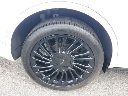 Certified 2022 Lincoln Corsair Reserve image 7