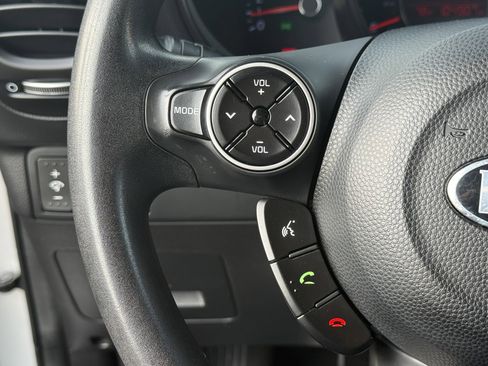 Used 2016 Kia Soul image 17